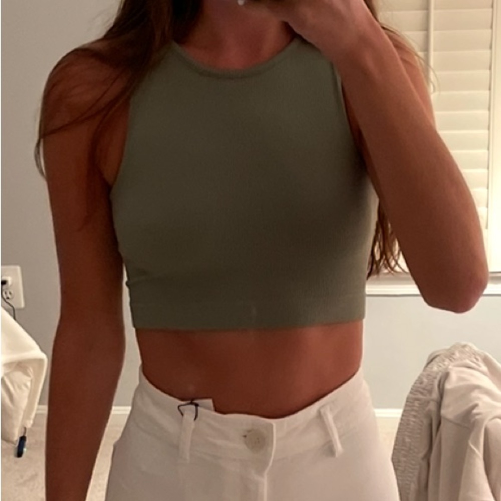 Suzette Collection Open Tie-Back Ribbed Crop Tank - Picture 6 of 6